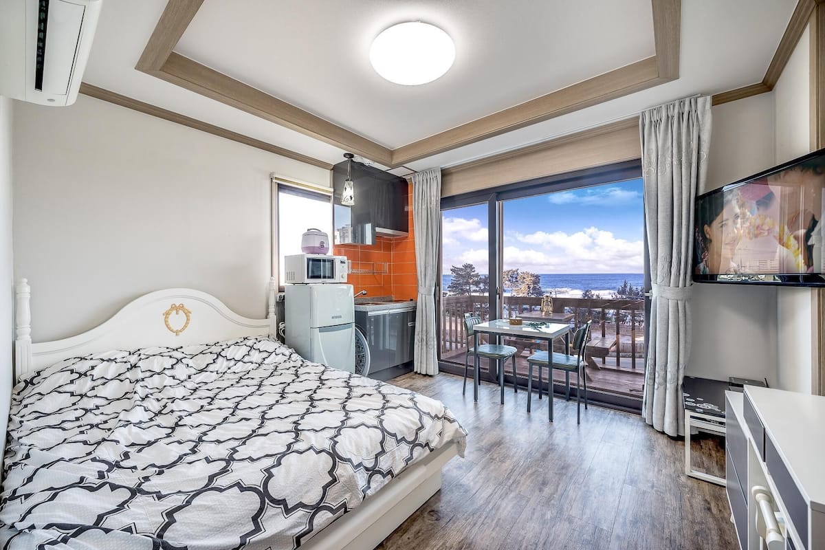 Basic Room, 1 Bedroom (203-A) | 1 bedroom, free WiFi