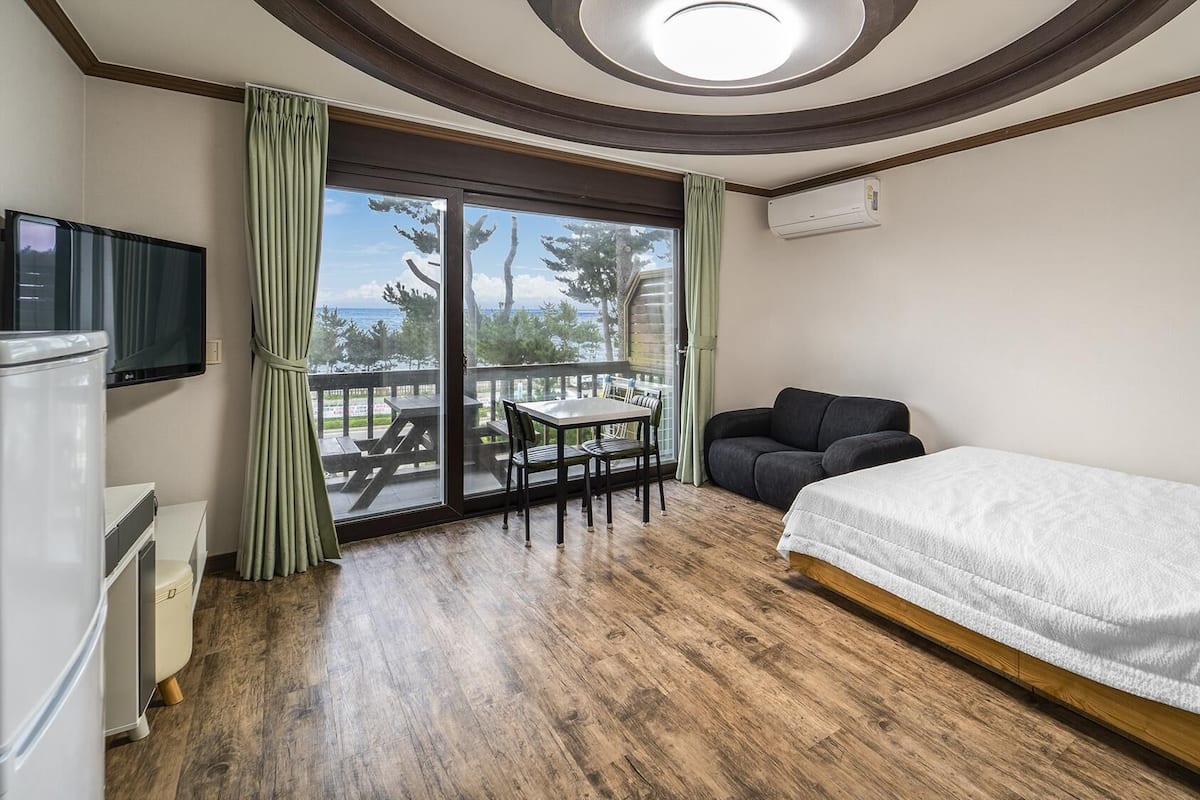 Basic Room, 1 Bedroom (202-B) | 1 bedroom, free WiFi