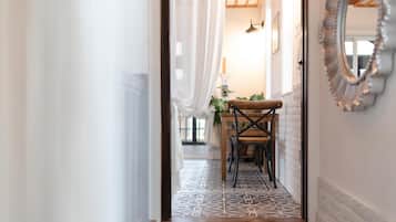Basic Room, 3 Bedrooms (suite cream hill) | 3 bedrooms, free WiFi