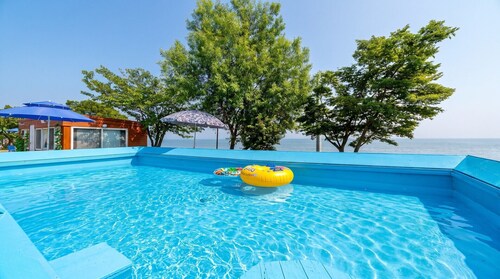 Ganghwa Badatgashimteo Pension
