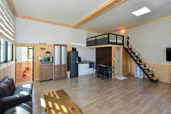 Chambre de base, 1 chambre (205) | 1 chambre, accès au Wi-Fi (inclus)