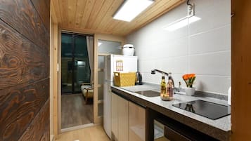 Basic Room, 1 Bedroom (201) | 1 bedroom, free WiFi