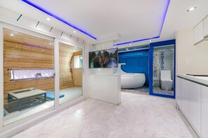 Habitación básica, 1 habitación (Blue(Spa/Camping car)) | 1 dormitorio y wifi gratis