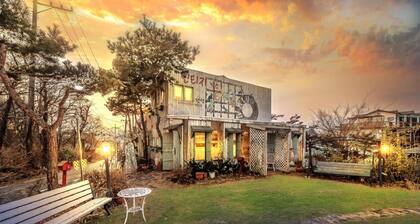 Ganghwa Vintage Box Pension