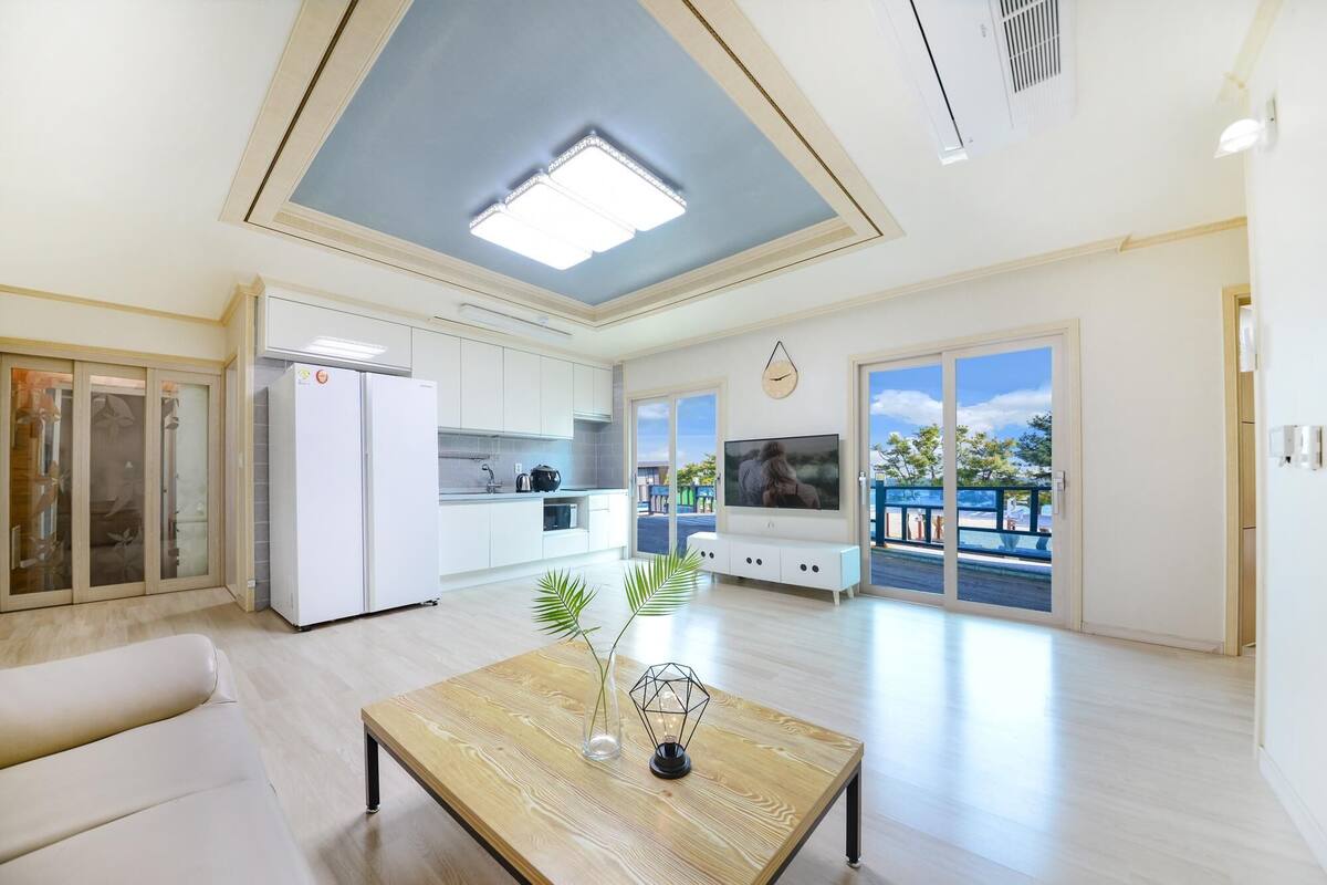Basic Room, 2 Bedrooms (Daenamu) | 1 bedroom, free WiFi