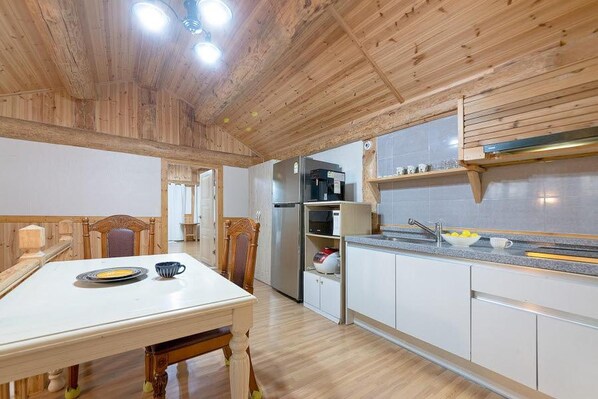1 bedroom, free WiFi - Ganghwa Izba Pension (Incheon)