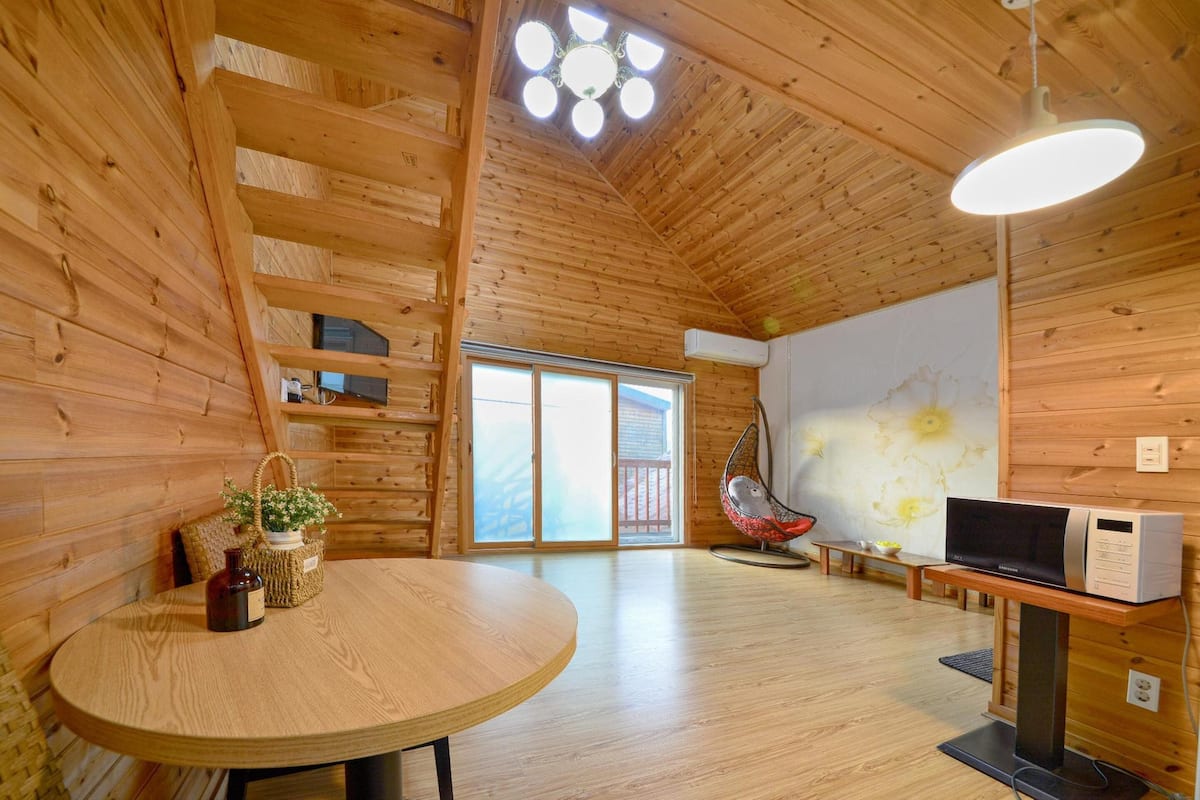 Basic Room, 1 Bedroom (203Lavender) | 1 bedroom, free WiFi
