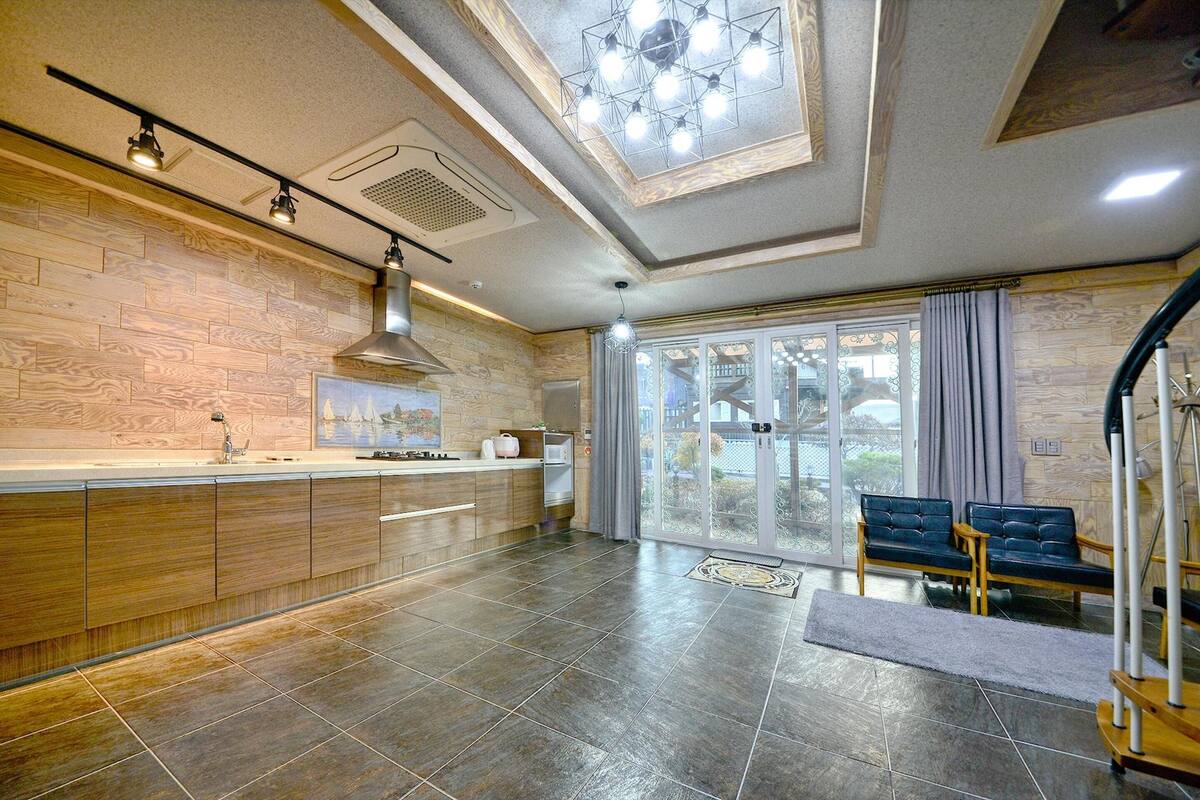 Basic Room, 1 Bedroom (101Dahyang) | 1 bedroom, free WiFi