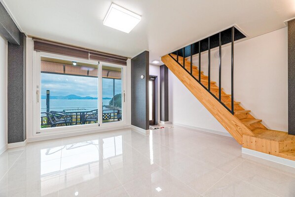 Basic Room, 1 Bedroom (Geoje(Spa)) | Exterior - Namhae Modern Spa Pension (Namhae)