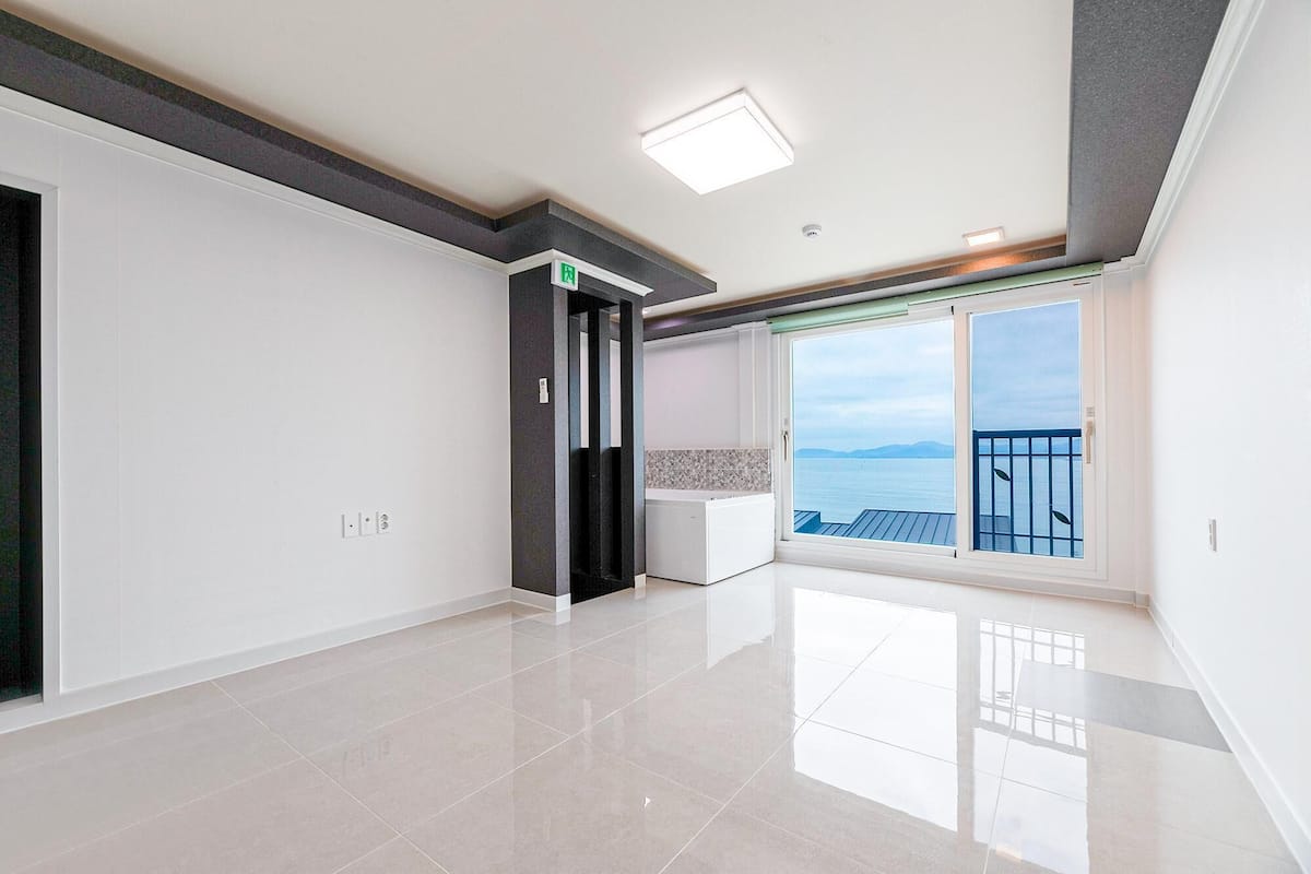 Basic Room, 1 Bedroom (Yeosu(Spa)) | 1 bedroom, free WiFi