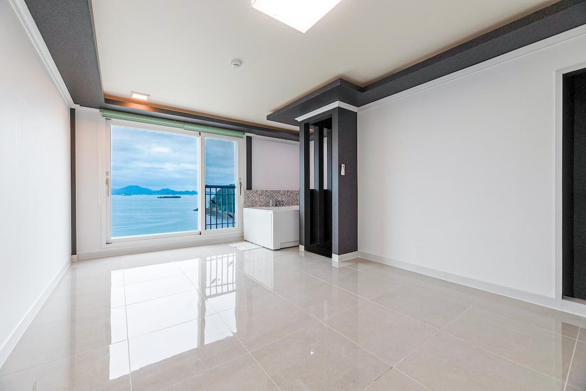 Basic Room, 1 Bedroom (Geoje(Spa)) | 1 bedroom, free WiFi