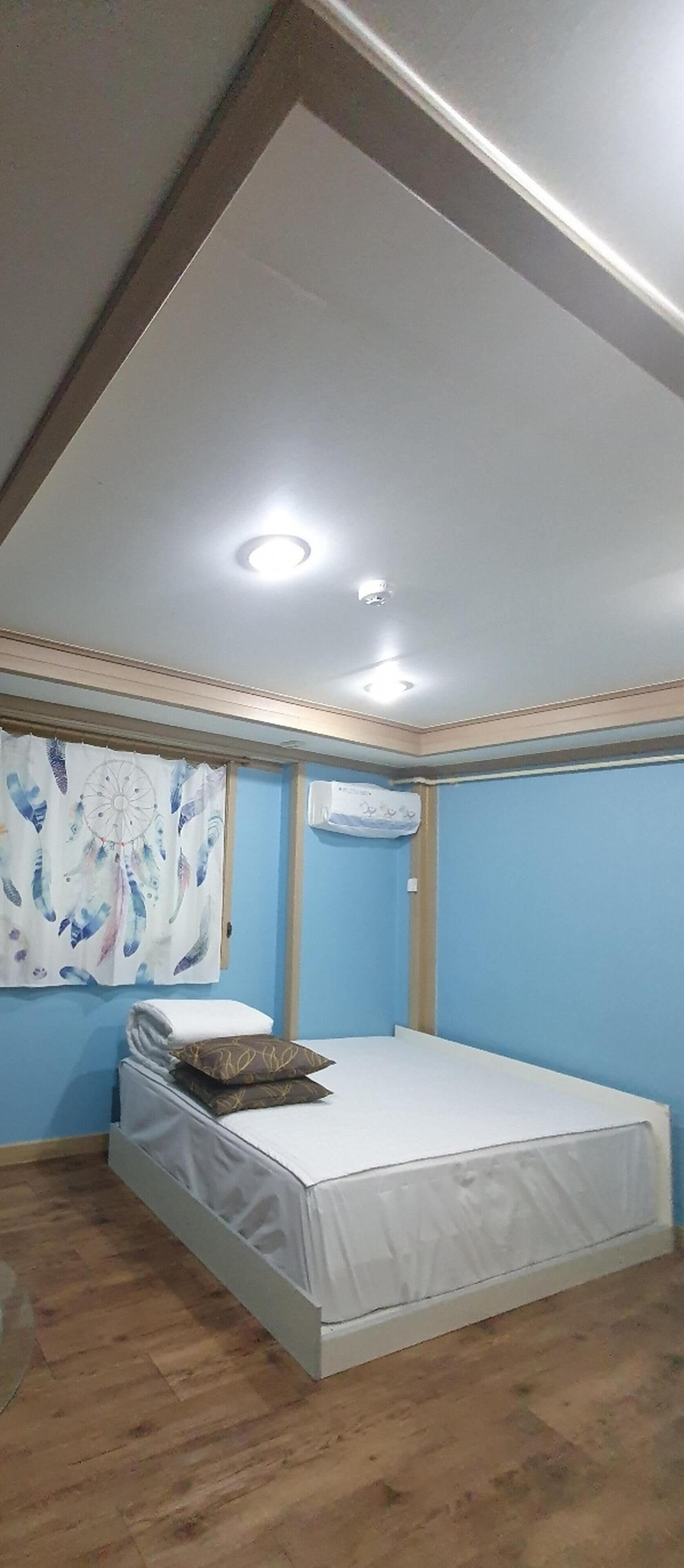 Basic Room, 1 Bedroom (Bongsunhwa) | 1 bedroom, free WiFi