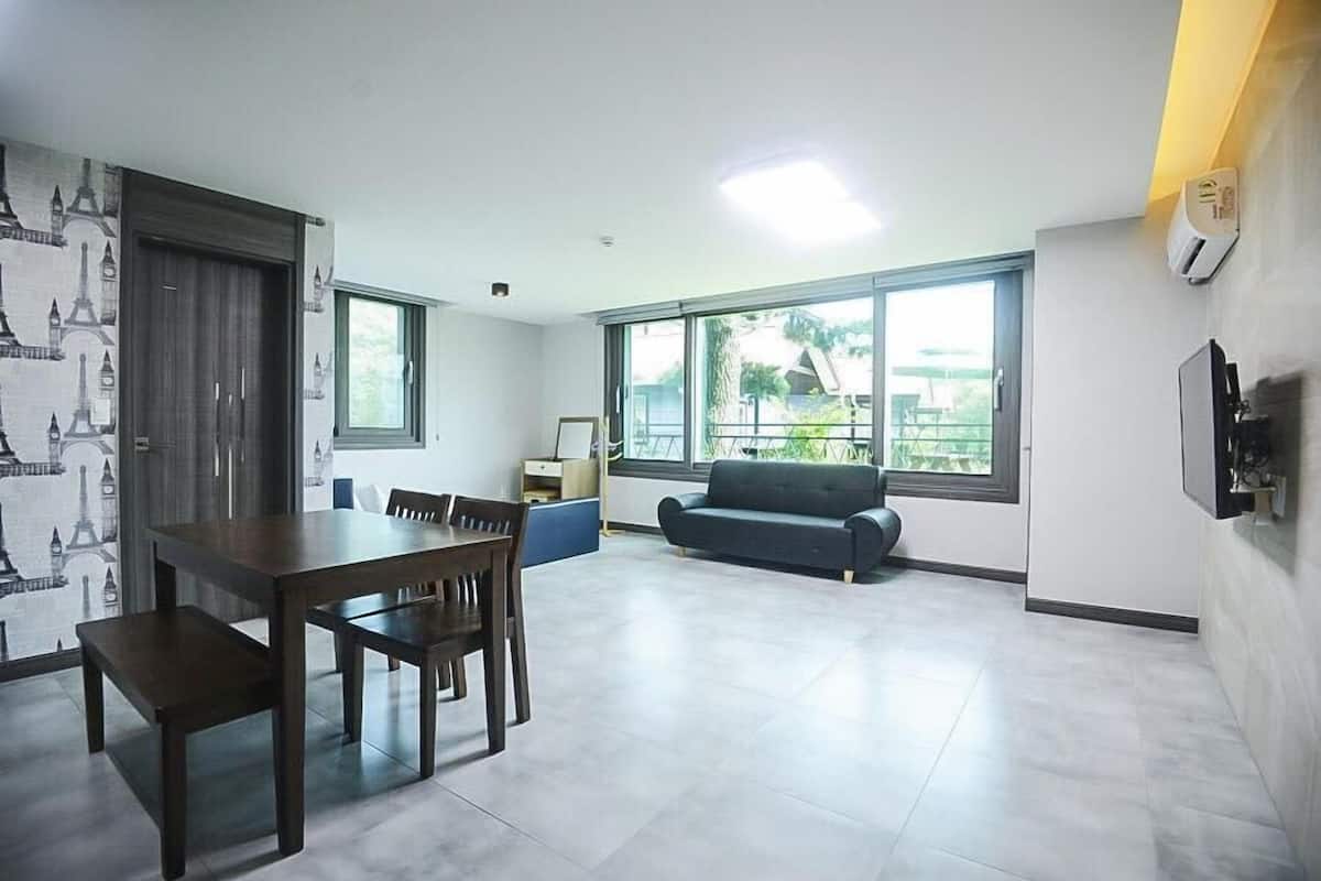 Basic Room, 1 Bedroom (101) | 1 bedroom, free WiFi