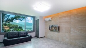 Unclassified image, 3 of 43, button - Geoje Wahyunbeach Pension (Geoje)