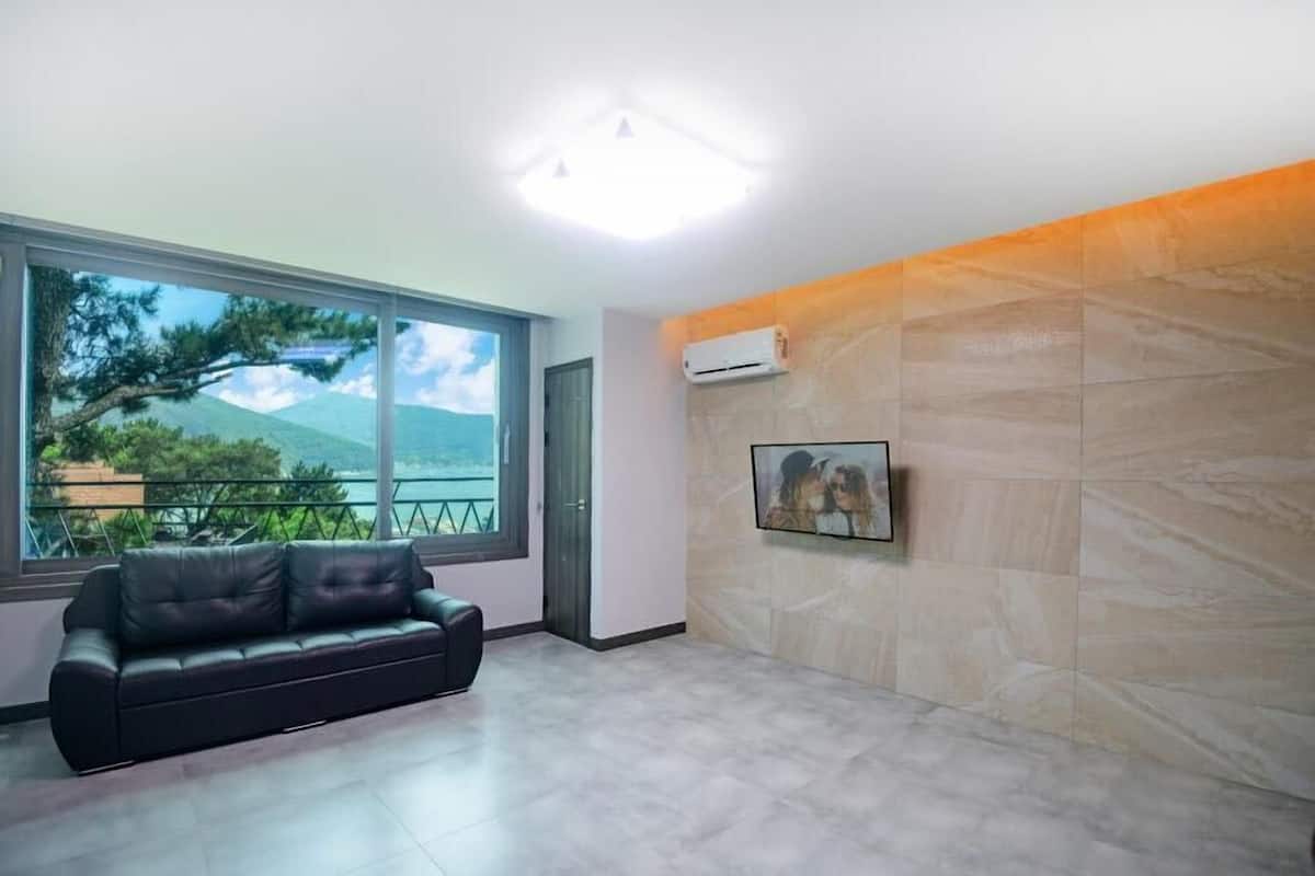 Basic Room, 1 Bedroom (201) | Exterior