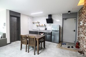Room - Geoje Wahyunbeach Pension (Geoje)