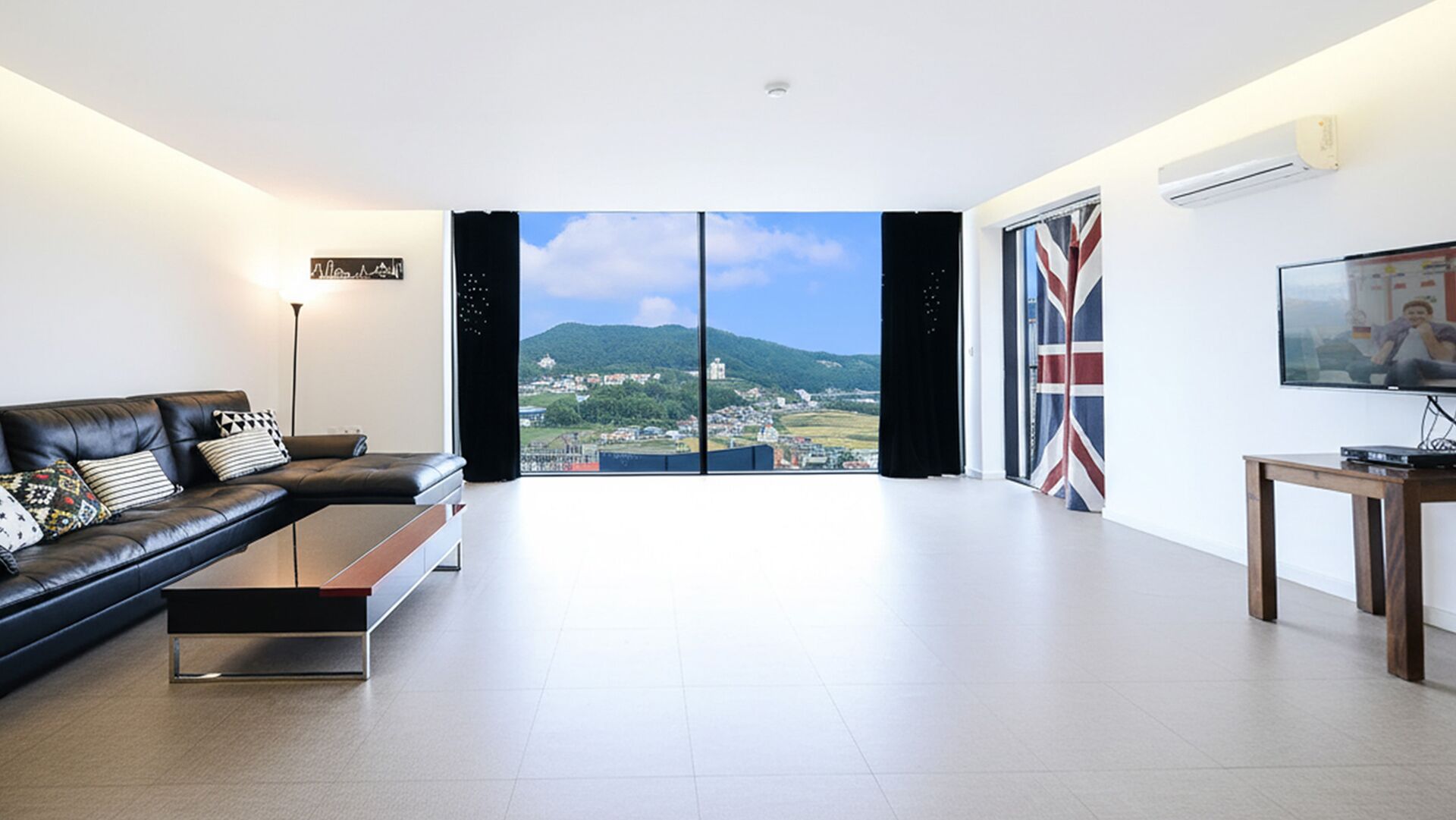 Basic Room, 1 Bedroom (Shrek (Entire House / Shared BBQ)) | 1 bedroom, free WiFi