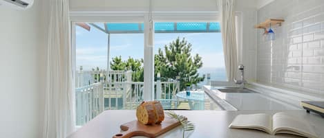 Basic Room, 1 Bedroom (Gumgangsan) | 1 bedroom, free WiFi