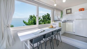Basic Room, 1 Bedroom (Taebeaksan) | 1 bedroom, free WiFi - Namhae Baramundeok Pension (Namhae)