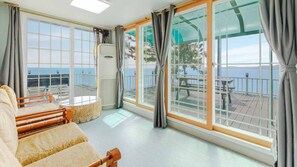 Basic Room, 2 Bedrooms (Halasan) | 1 bedroom, free WiFi - Namhae Baramundeok Pension (Namhae)