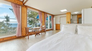 Basic Room, 1 Bedroom (Gumsan2) | 1 bedroom, free WiFi - Namhae Baramundeok Pension (Namhae)