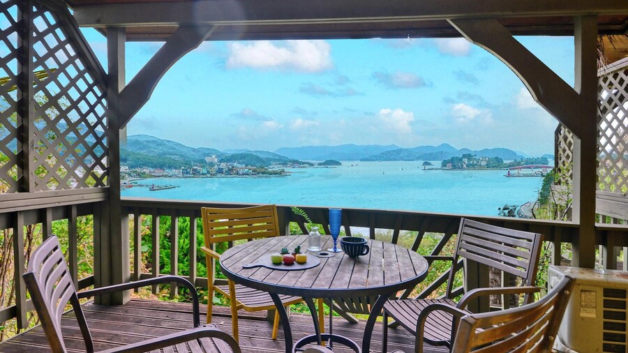 Tongyoung Mongdolhouse Pension