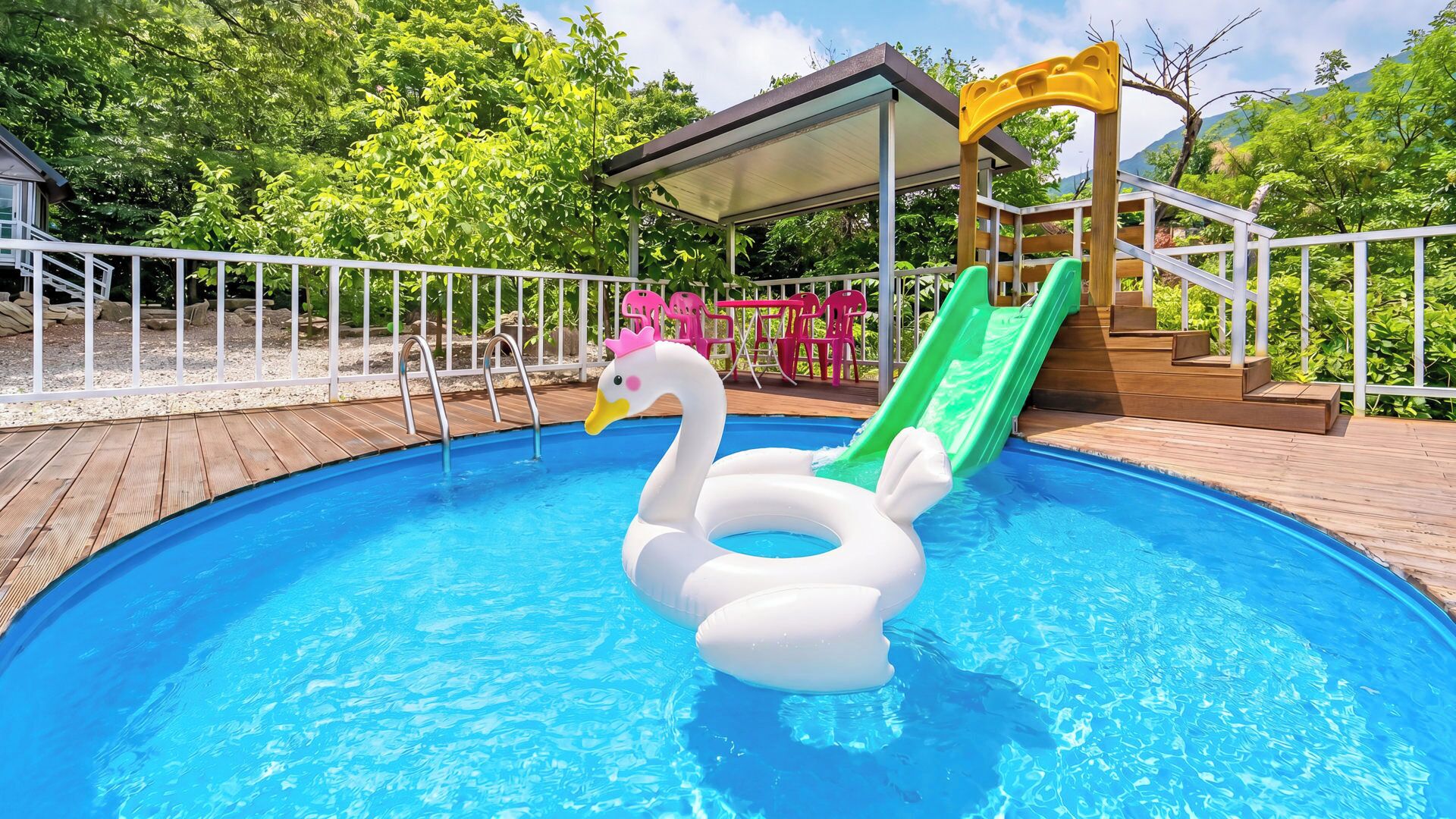 المنشأة من الخارج