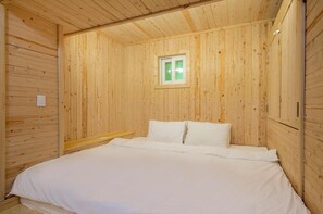 Basic Room, 1 Bedroom (City(Kid/Pool))