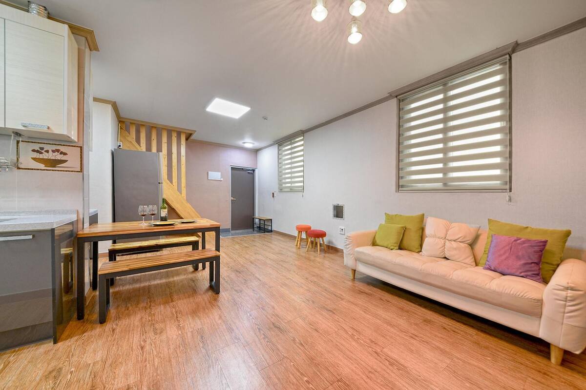 Basic-Zimmer, 3 Schlafzimmer (Dalnim301(No pets allowed)) | 1 Schlafzimmer, kostenloses WLAN