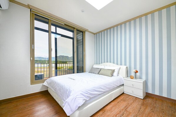 Basic Room, 3 Bedrooms (Dalnim301(No pets allowed)) | 1 bedroom, free WiFi