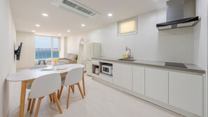 Basic-Zimmer, 1 Schlafzimmer (Room 402) | 1 Schlafzimmer, kostenloses WLAN