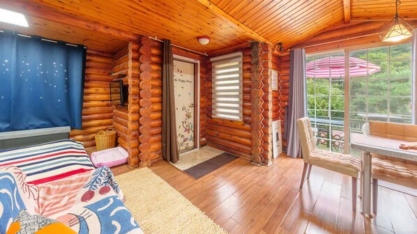 Basic Room, 1 Bedroom (Spa-4 ( F2,spa charge)) | 1 bedroom, free WiFi - Pocheon Arumdri Pension (Pocheon)