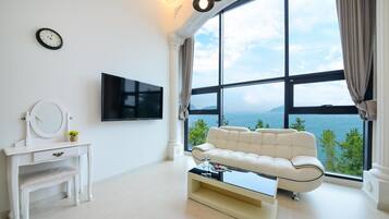 Basic Room, 1 Bedroom (203) | 1 bedroom, free WiFi