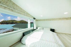 Basic Room, 1 Bedroom (Haneulbitbada 104(Ocean View)) | 1 bedroom, free WiFi - Yeosu Dolsanmaru Pension (Yeosu)