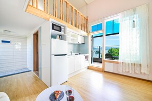 Basic Room, 1 Bedroom (301) | 1 bedroom, free WiFi - Tongyoung Seychelles Poolvilla (Tongyeong)