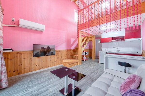 Basic Room, 1 Bedroom (Rosemari)