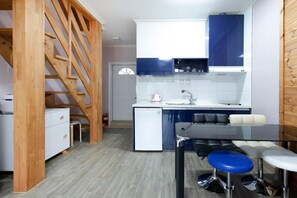 ห้องเบสิก, 1 ห้องนอน (Lavender) | 1 ห้องนอน, Wi-Fi ฟรี
