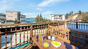 Basic Room, 1 Bedroom (A202) | 1 bedroom, free WiFi - Samcheok sky Pension (Samcheok)