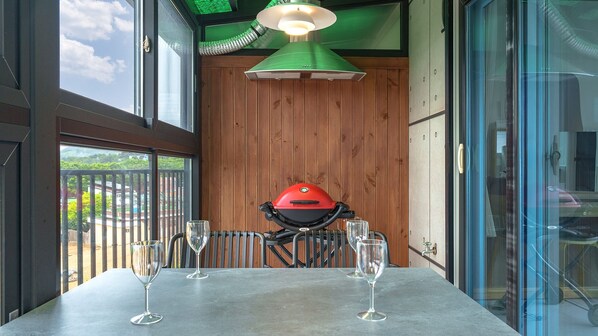 Basic Room, 1 Bedroom (Malte1) | 1 bedroom, free WiFi - Namhae Dangdangi Dog Pension Blue (Namhae)