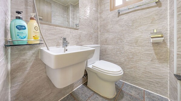 1 bedroom, free WiFi - Sokcho Harmony Pension (Sokcho)