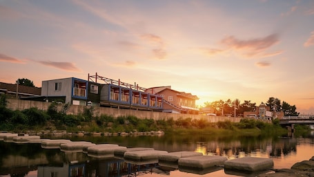 Exterior. Samcheok Healingcamp Pension