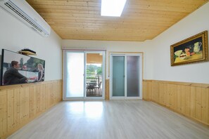 基础客房, 1 间卧室 (A101) | 1 多间卧室、免费 WiFi