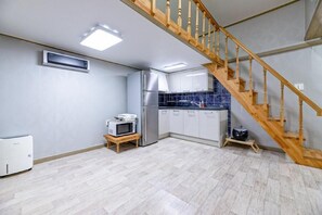 Basic-Zimmer, 1 Schlafzimmer (Soosunwha) | 1 Schlafzimmer, kostenloses WLAN