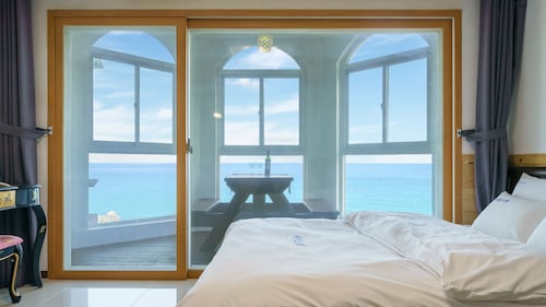 영덕 바닷가 씨엔 가족 오션뷰 스파 펜션