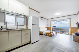 베이직룸, 침실 2개 (A105(no pet)) | 1 개의 침실, 무료 WiFi