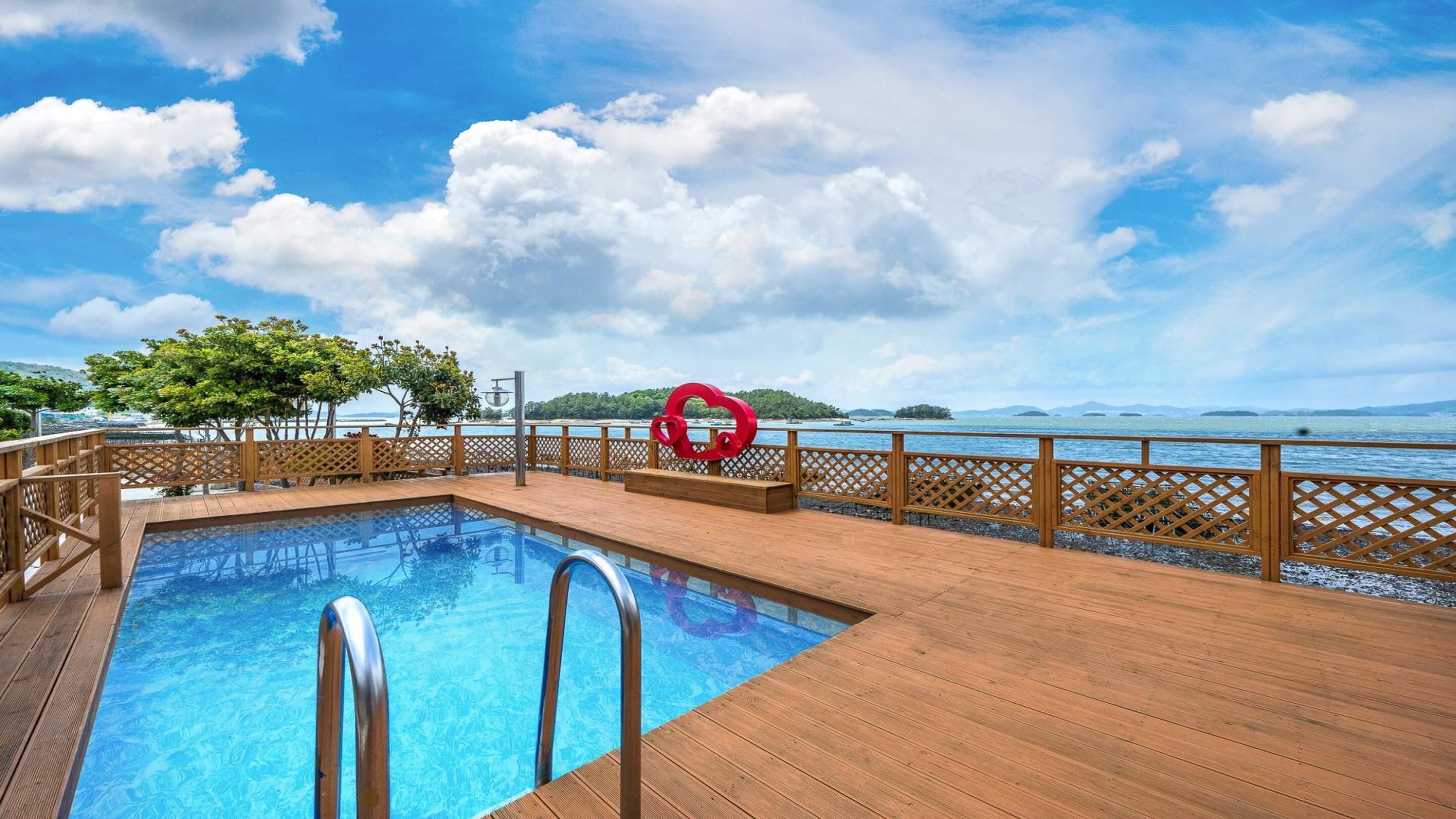 المنشأة من الخارج