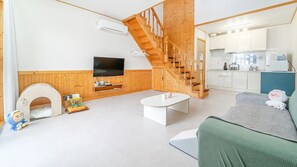 Basic Room, 1 Bedroom (Malti1(Aegyeondongbanganeung)) | 1 bedroom, free WiFi - Yeosu Dangdangi Dog Family Pension Gold (Yeosu)