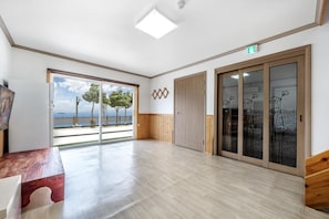 1 bedroom, WiFi (free) - Yeosu Dangdangi Dog Family Pension Gold (Yeosu)