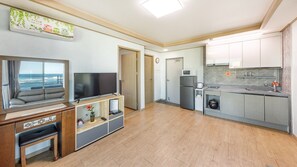 Basic Room, 1 Bedroom (302) | 1 bedroom, free WiFi