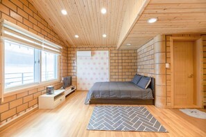 Basic Room, 1 Bedroom (Hobak2) | 1 bedroom, free WiFi